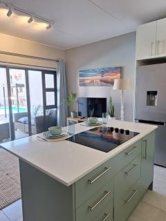 Sunny Stay - Cool By The Pool - Nivica Lifestyle Apartment - Langebaan - 0