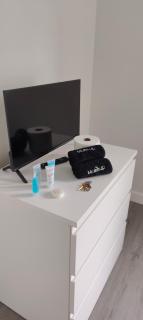 Spacious 3BR-2BA Apt near Downtown-Miami Airport - 7