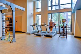 Prime Location Apt W Gym - 3