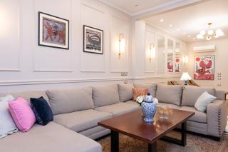 High-Ceiling Iconic khan Walk to Tahrir & AUC - 4