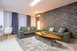 Downtown Retreat with Stunning Boulevard Views - 0