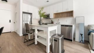 Landing Spectacular 1BD Gym Clubhouse - 6