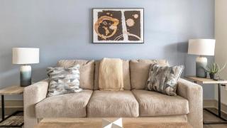 Landing Modern 2BD Pool Gym - 9