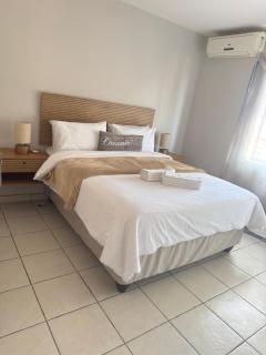 Kloppenheim Sectional Lifestyle Complex - 7