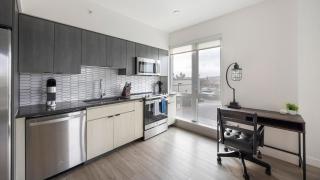 Landing Amazing 2BD Courtyard Gym - 5