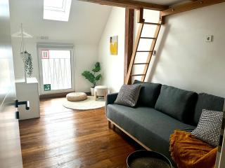 Urbane Dachgeschosswohnung, Blick auf Fernsehturm - 0