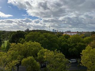 Urbane Dachgeschosswohnung, Blick auf Fernsehturm - 5