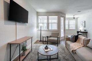 Landing Modern 2BD Game Room - 8