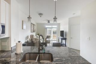 Landing Stylish 2BD Gym Clubhouse - 8