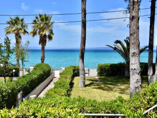 Stay at Beachfront Villa Lilia in Pefkohori, Halkidiki for a Dreamy Vacation - 4