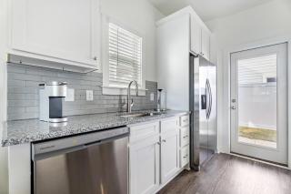 Landing Stunning 3BD Gym Pool - 1