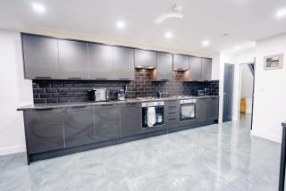 10BR 4Bath Home, Stag Do, Contractors, Big Group - 8