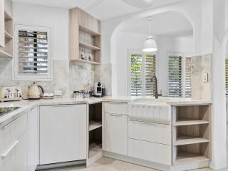 Blue Lagoon Villa with private pool - 3