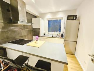 Urban Calm 2BR Apartment with parking space - 5