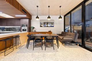 9 Architectural Luxe 4BR Skyhome Pool & Ocean View - 1