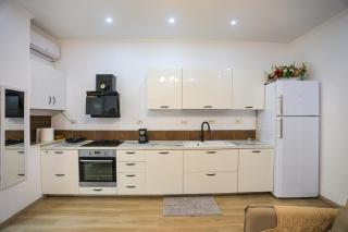 City Center Studio Walk to Everything - 8