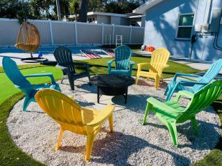 Clearwater Heated Pool Paradise Family-Friendly Home Near Beaches - 2