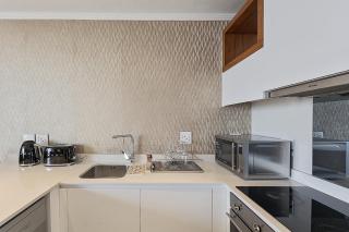 Sandton Luxury Apartment Balcony Power & Water Backup - 1