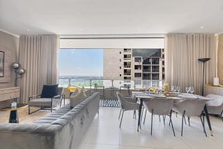 Sandton Luxury Apartment Balcony Power & Water Backup - 5