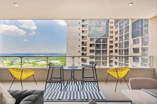 Sandton Luxury Apartment Balcony Power & Water Backup - 7