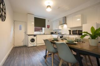 3 Bed Stylish House - Hillsborough - Great for Contractors & Groups - Hosted by StayHostSave - 8