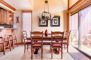 Mammoth Ski and Racquet 89 - 4