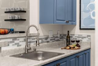 Belltown Cloudline Condo - 4