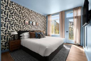 Belltown Cloudline Condo - 7