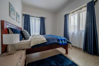 Elegant 2BR Suite with Sauna Gym Pool Walk to Yaya Centre - 6