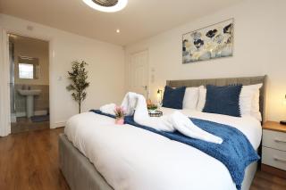 6 Bedroom Cardiff Stylist Home - 4 Free Private Parking - Ideal for Family & Contractors - 4