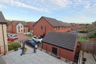 6 Bedroom Cardiff Stylist Home - 4 Free Private Parking - Ideal for Family & Contractors - 0