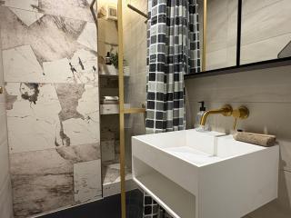 ArtBnB Apartment Two - 2