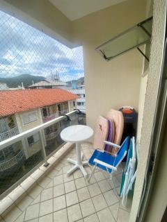 Alugo apartamento - 2 quartos - 200m da praia - 3