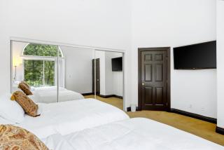 Hillside Retreat Near Universal Studios & Hollywood Sign - 1