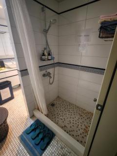 上海美茵邻都市安隐民宿 English Service VPN-embedded WiFi Free Laundry and Luggage Storage 全屋蓝牙音响 宠物友好 餐桌投影 游戏机桌游 客厅电脑打印机 可做饭 夜灯小院 安静隔音 - 7