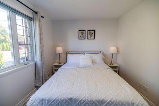 Spacious 4BDRS Entire House near DT, Free Parking - 3