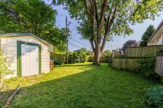 Quiet 4 BR House , 20 min to DT, Free Parking - 3