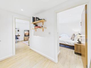 Wild Roses Serviced Apartments - City Airport - 3