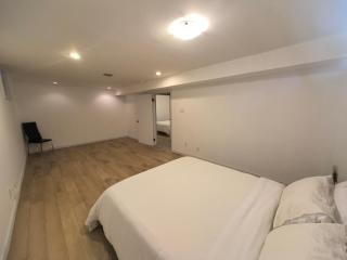 Autumn Fairy Tale, Comfy Entire House with parking - 2