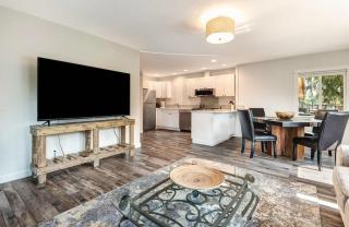 Riverfront cottage just steps from Deschutes River - 3