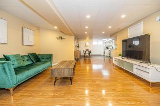 Spacious 2BDRs Apt,ALL NEW! Close to DT , 1 parking - 0