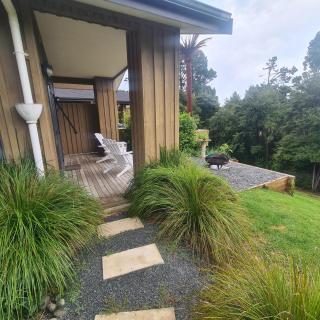 Sandspit Hideaway - 1