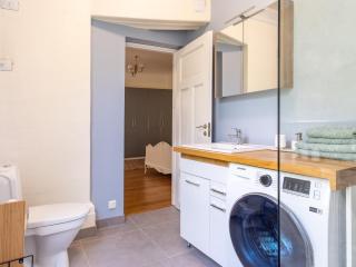 Stylish Central Apt-Private Access, shops, character - 5