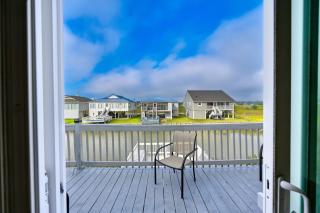 Channel-Front 4BR • Fish Kayak Dock Water Views • Snowbirds Welcome • Marsh View Getaway - Myrtle Beach - 9