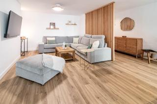 EAC3F- Modern light apartment steps from the sea - 0