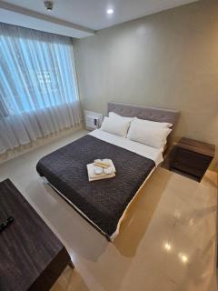 Casa Rosie in Seibu Tower - homey 1BR near BGC High Street - Manila - 0