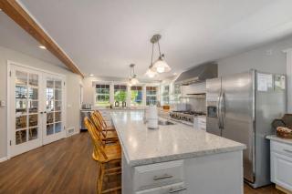 Five-Bedroom House - 1