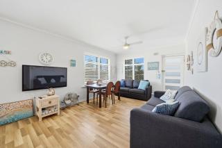 Belle Escapes - Life is a Beach - 7