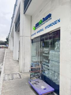 Chic Unit with Balcony - Free wifi & netflix across Naia Terminal 3 Airport - 6