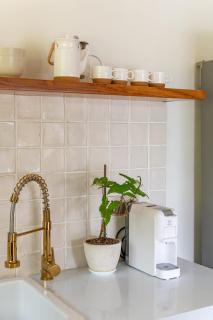 Honey Hill Villa- Charming Getaway Villa Overlooking Jungle Valley - 2